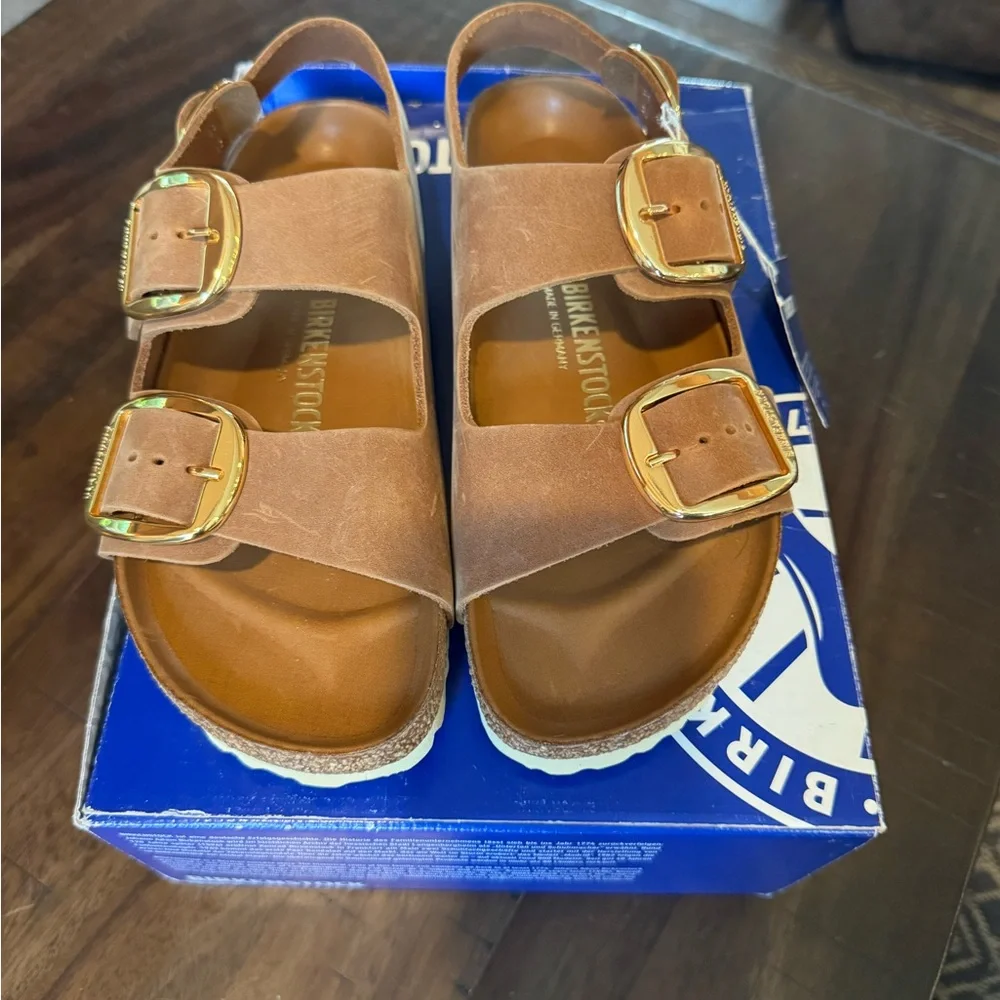 Birkenstock Brown Footbed with Gold Buckles Size 39 - 8-8.5W. NWT and Box - Picture 3 of 4